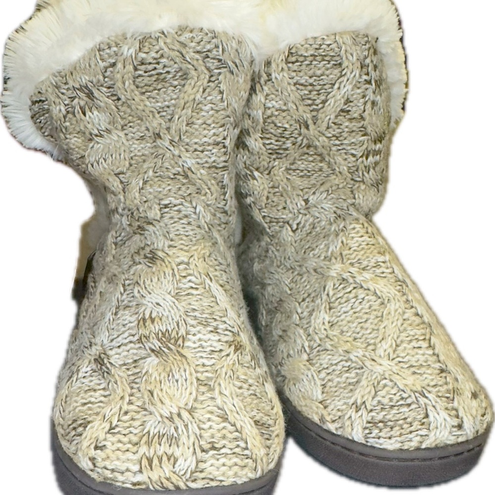 MUK LUKS NWT Cheyenne Women's Boot Slippers Large 9-10